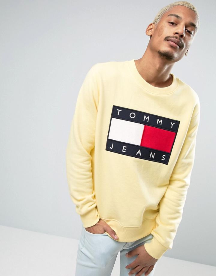 Tommy Jeans 90s Crew Sweatshirt M7 Front Logo In Lemon - Yellow