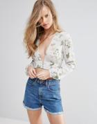 Pull & Bear Floral Button Front Crop Top - White