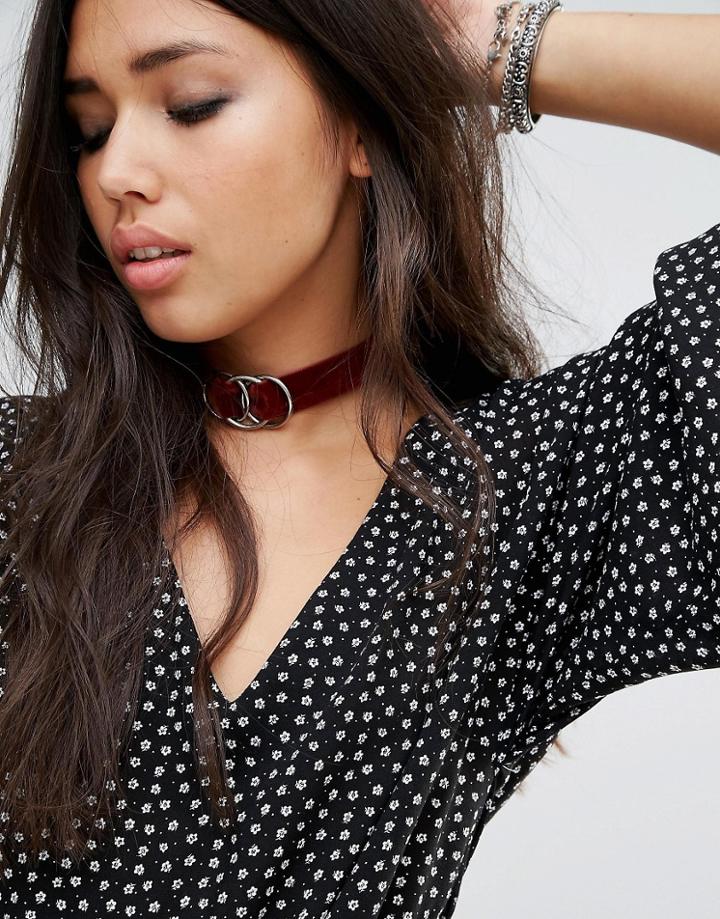 Regal Rose Xena Triple Ring Velvet Choker - Red