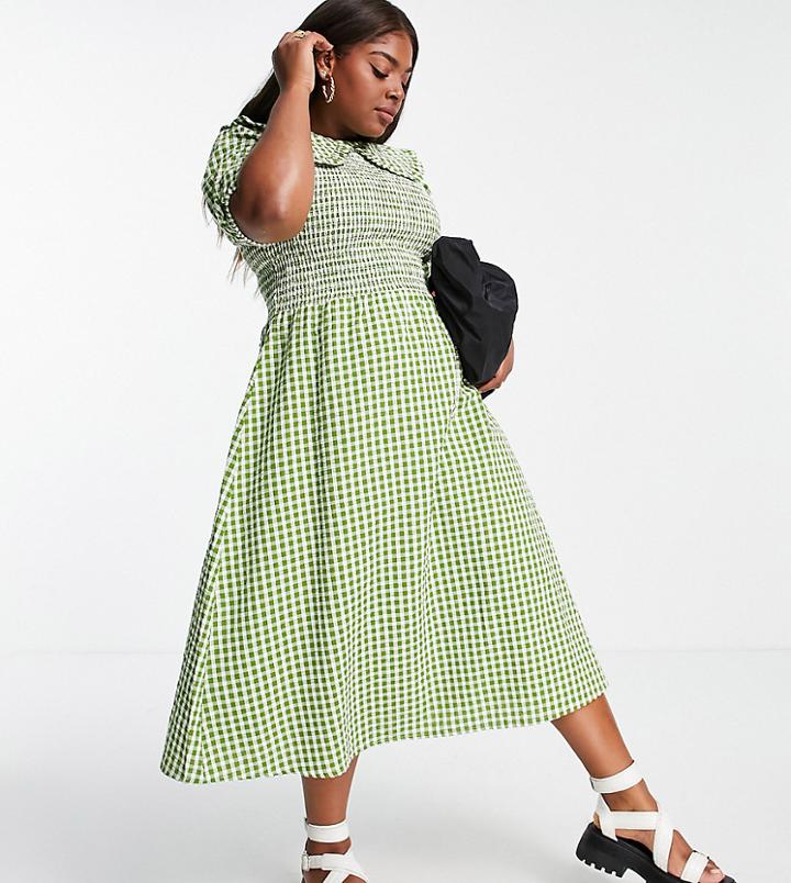 Neon Rose Plus Midi Dress With Shirred Bodice And Oversized Collar In Gingham Seersucker-green