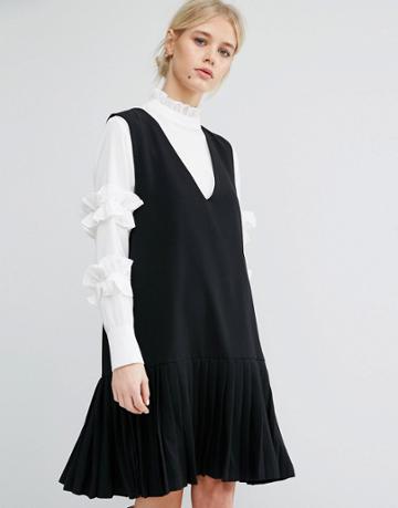 Zacro Sleeveless Shift Dress With Pleated Hem - Black