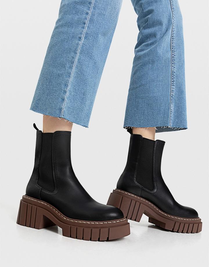 Stradivarius Chunky Chelsea Boot With Contrast Brown Sole In Black