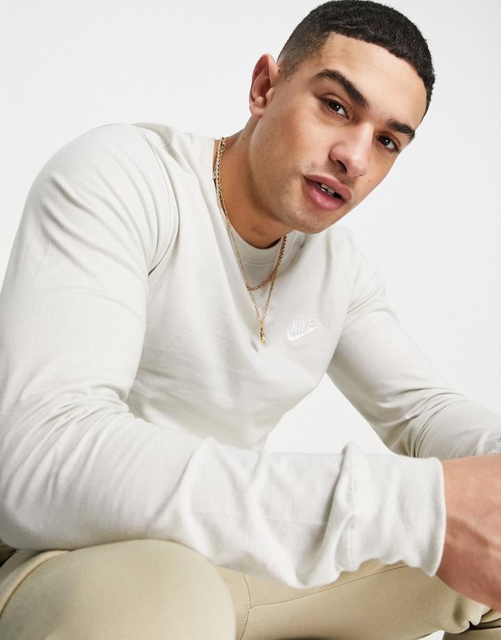 Nike Club Long Sleeve T-shirt In Cream-white