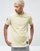 Majestic Yankees T-shirt With Sleeve Logo Exclusive To Asos - Stone