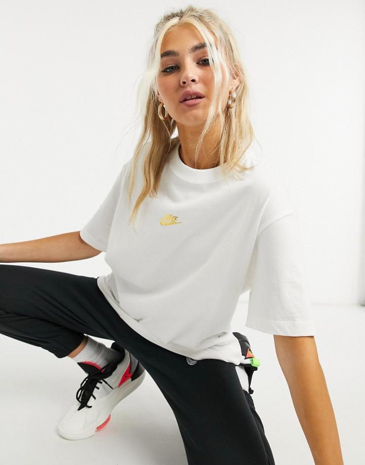 Nike Print Pack Boyfriend T-shirt In White