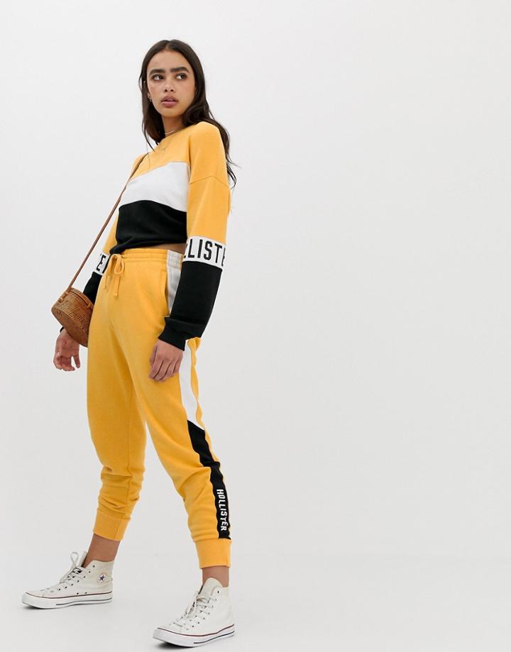 Hollister Cuffed Joggers With Side Panel Logo - Yellow
