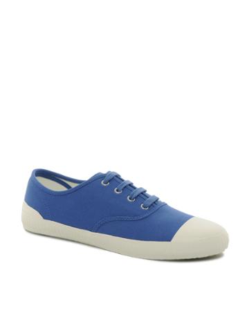 Fred Perry Laurel Wreath Wardour Canvas Plimsolls