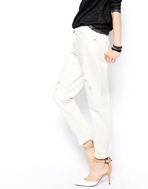 Asos Brady Low Rise Slim Boyfriend Jeans In Milk Wash With Rips - Cream