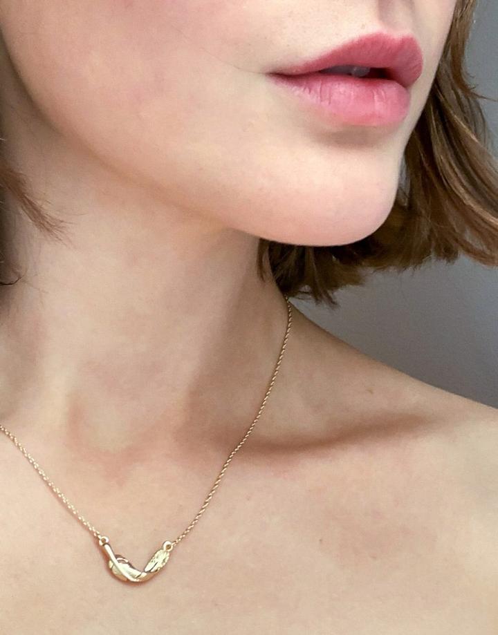Designb London Necklace In Gold With Twisted Feather