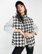 New Look Dogstooth Boxy Vest In Black Plaid
