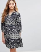 Yumi Belted Dress In Paisley Print - Navy