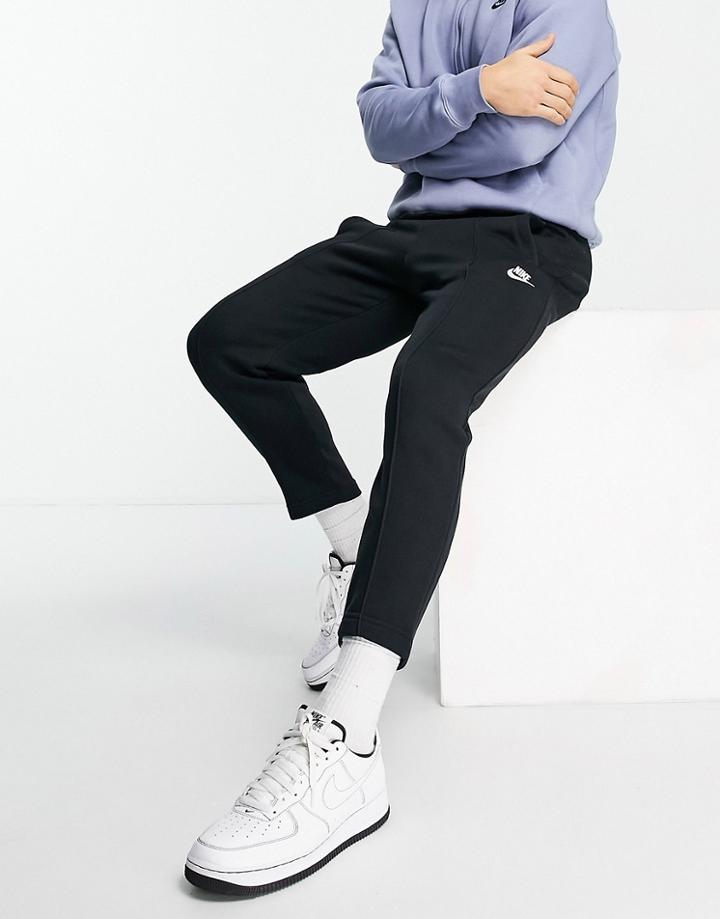 Nike Club Tapered Fit Sweatpants In Black