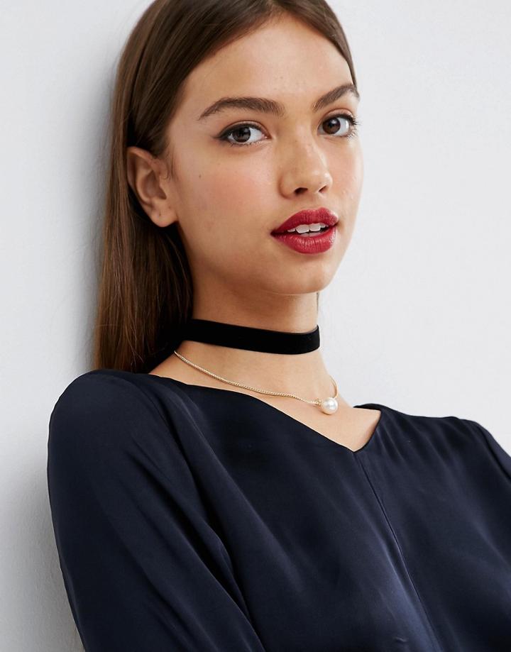 Asos Velvet And Faux Pearl Multirow Choker Necklace - Cream