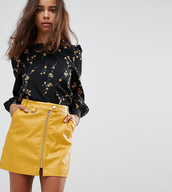 Fashion Union Petite Floral Blouse With Puff Sleeves - Black