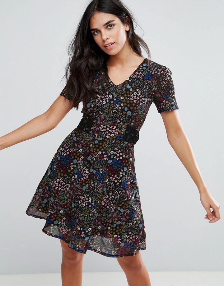 Yumi Tea Dress In Mini Ditsy Print - Black