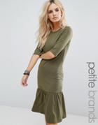 Noisy May Petite Melanie Dress With Frill Hem - Green