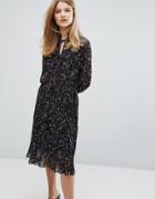 Getsuz Stacie Dress In Ditsy Print - Multi