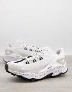 The North Face Mountain Lite Sneakers In White