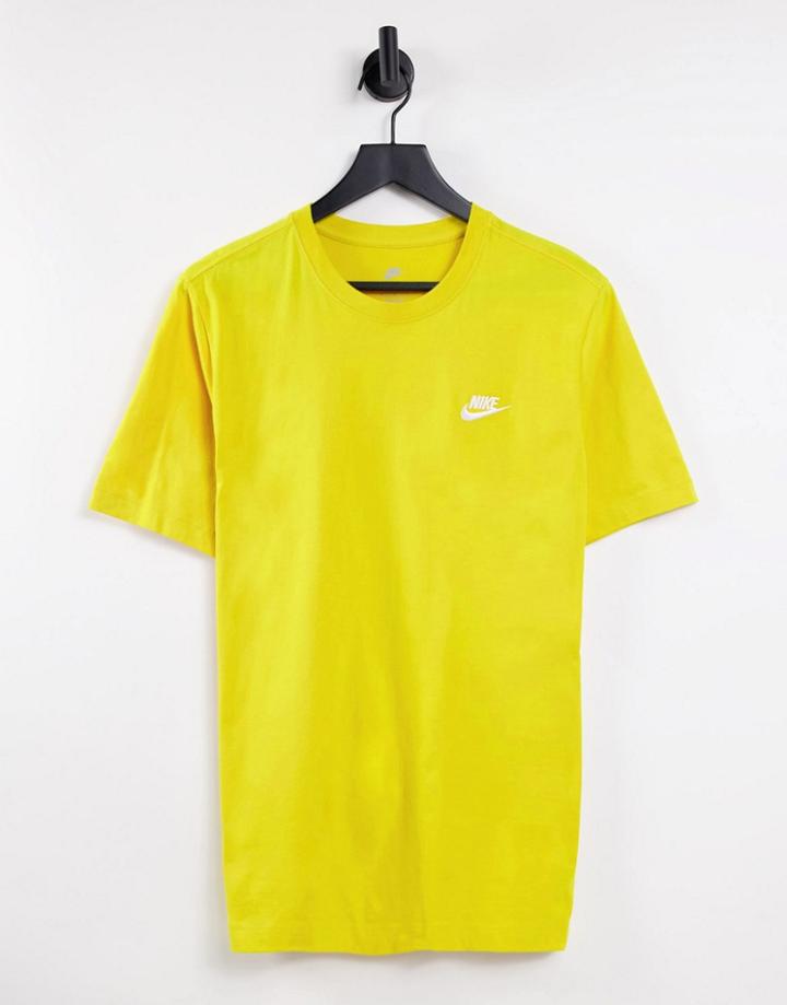 Nike Club T-shirt In Yellow