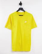 Nike Club T-shirt In Yellow