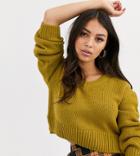 Noisy May Petite Cropped Sweater With V-neck In Green