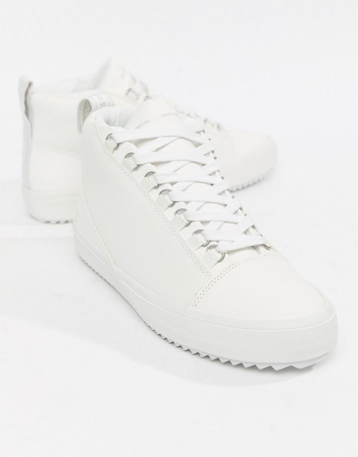 Bershka High Top Sneaker In White - White