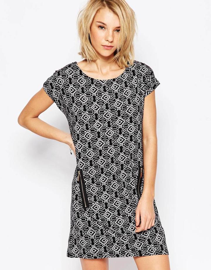 Qed London Shift Dress With Zip Pocket Detail In Geo Print - Black