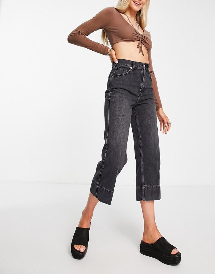 Topshop Loose Cropped Jeans In Washed Black