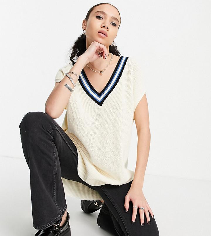 Noisy May Exclusive V-neck Knit Tank Top In Cream-white
