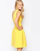 Closet Fit And Flare Dress With V-back - Yellow