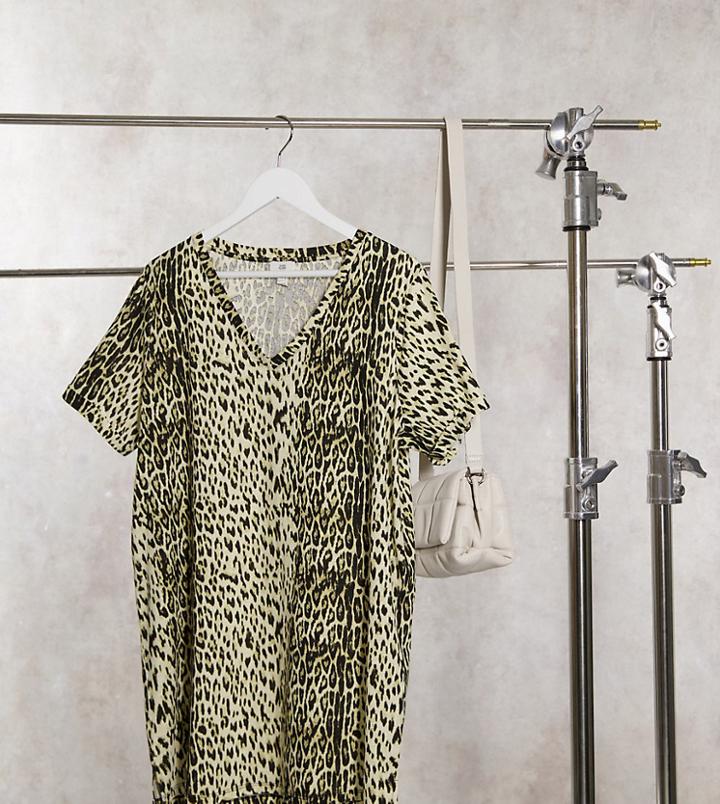 River Island Plus Leopard Print V-neck T-shirt In Brown