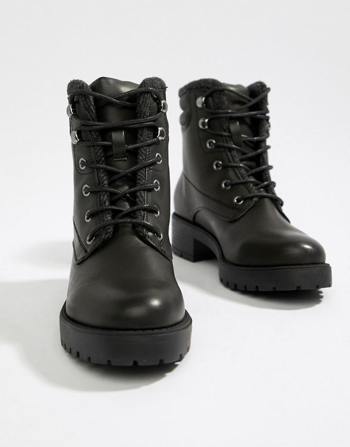 New Look Chunky Lace Up Flat Boot - Black