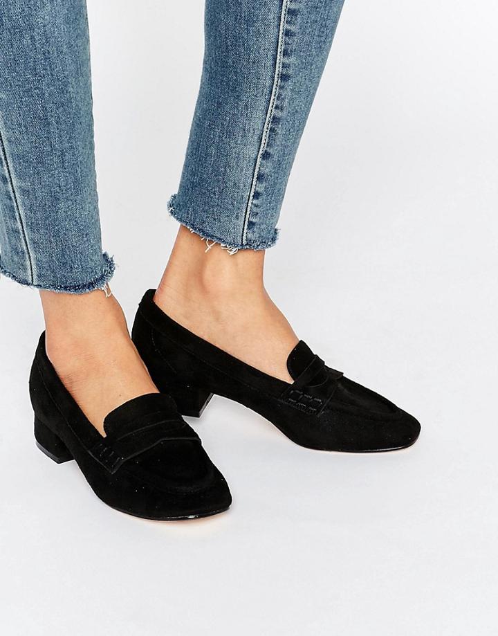 Truffle Low Heel Soft Loafer - Black