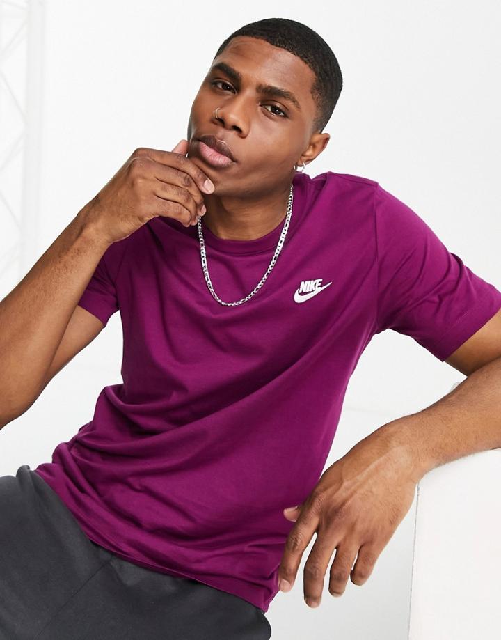 Nike Club T-shirt In Sangria Purple