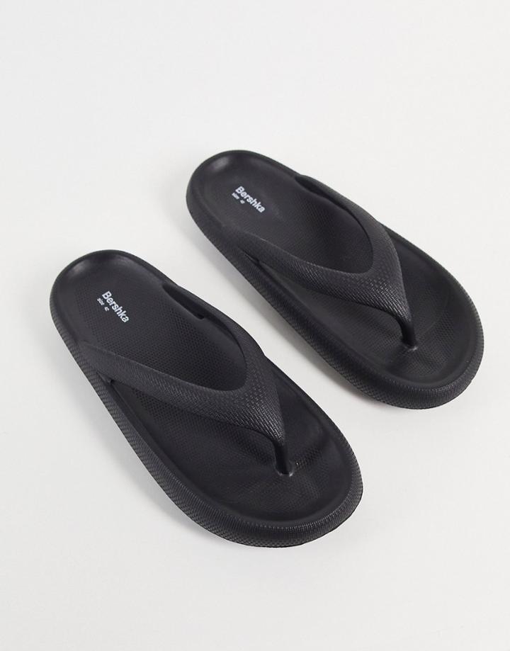 Bershka Chunky Flip Flops In Black
