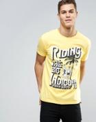 Solid T-shirt With Waves Print - Yellow