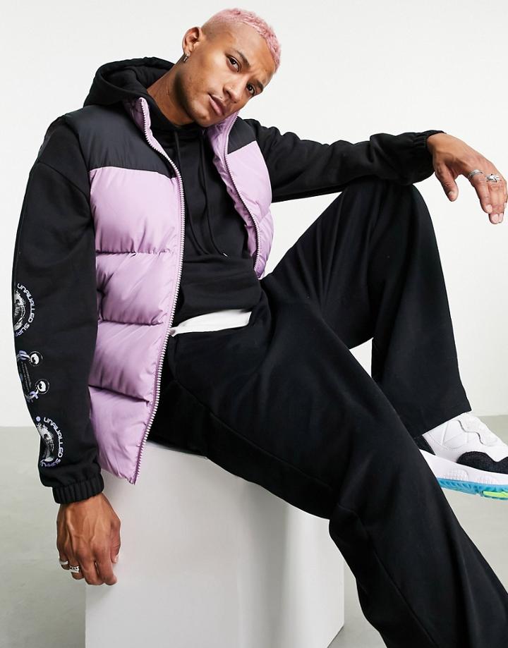 Asos Design Puffer Vest With Contrast Panel And Packable Hood In Lilac-purple