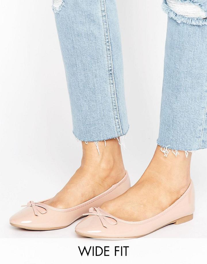 New Look Wide Fit Patent Ballet Pump - Beige