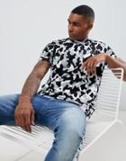 Hugo Dernd-u2 Badge Logo T-shirt In Snow Camo Print - White