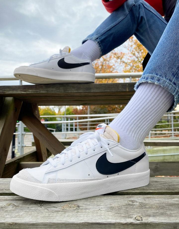 Nike Blazer Low '77 Vintage In White/black
