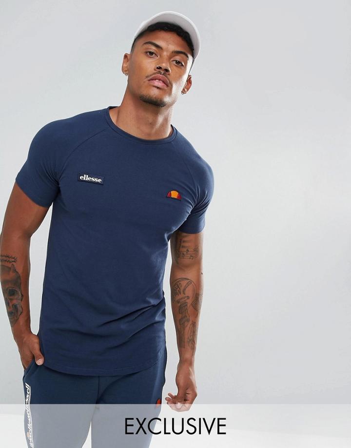 Ellesse Muscle Fit T-shirt With Curved Hem Script Logo In Navy - Navy
