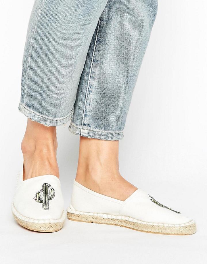 New Look Cactus Embroidery Motif Espadrille - White