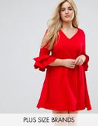 Praslin V Neck Dress With Fluted Sleeve Detail - Red