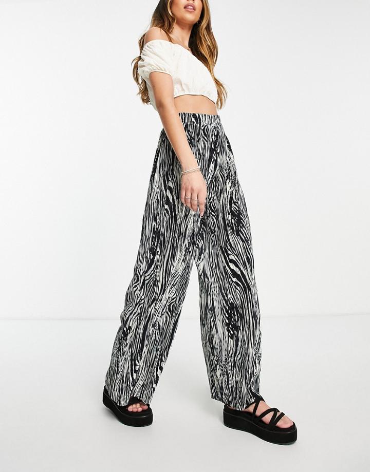 Urban Revivo Plisse Wide Leg Pants In Black And White Tiger Print-multi