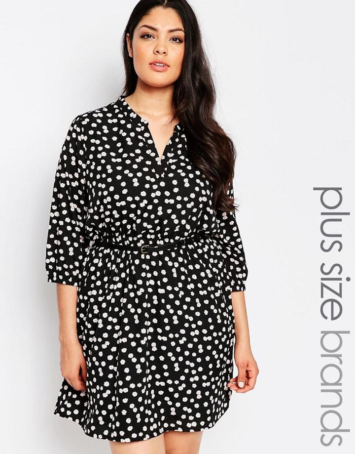 Yumi Plus Belted Dress In Daisy Print - Black
