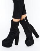 Truffle Platform Round Heel Boot - Black