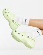 Crocs Classic Platform Clogs In Celery-green