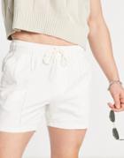 Asos Design Skinny Chino Shorts With Pin Tuck And Elasticated Waist In Off White