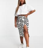 I Saw It First Plus Slit Front Midi Skirt In Mono Print-black
