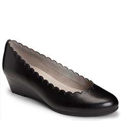 Aerosoles Love Tap Wedge, Black